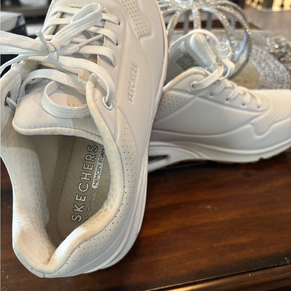 Skechers Women's Classic White Sneakers Women’s size 9.5